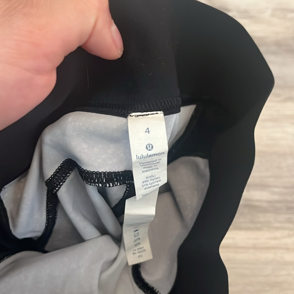 Lululemon - Picture 4 of 6